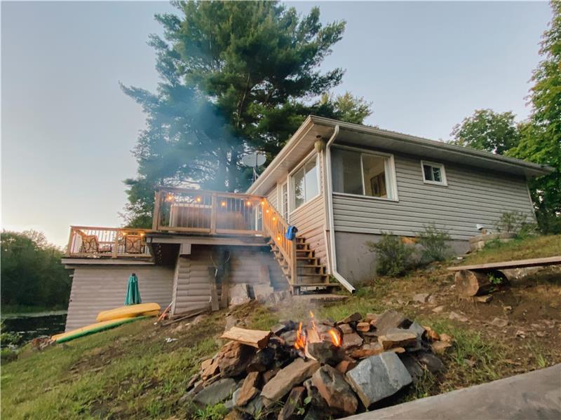 Riverside Paradise Modern Bobcaygeon Cottage Rental DI37197