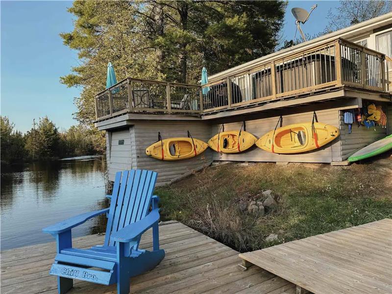 Riverside Paradise Modern Bobcaygeon Cottage Rental DI37197