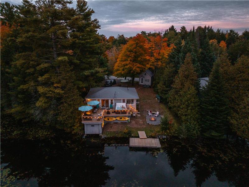 Riverside Paradise Modern Bobcaygeon Cottage Rental DI37197