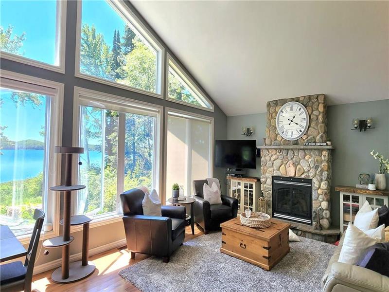 Beautiful year round cottage on Burks Falls Cottage Rental GL37203