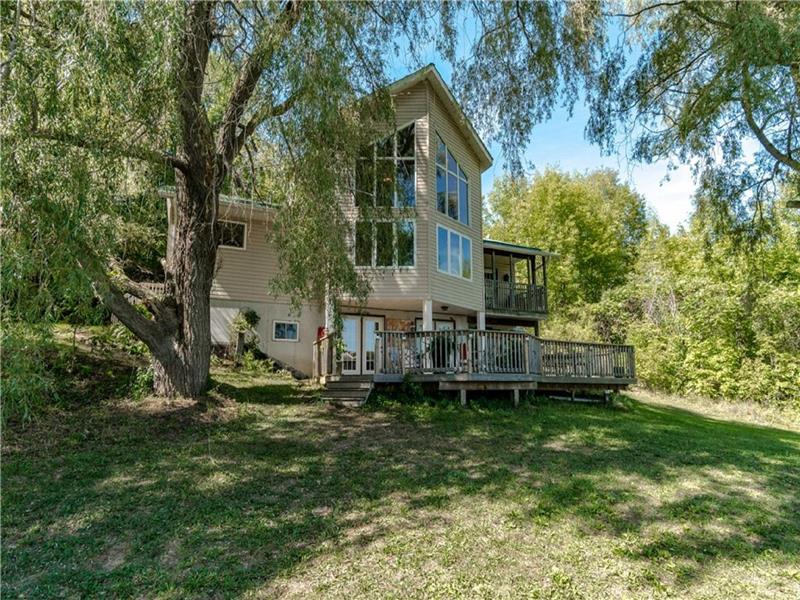 Premiere Kingsford Lake Cottage South Frontenac Cottage Rental GL