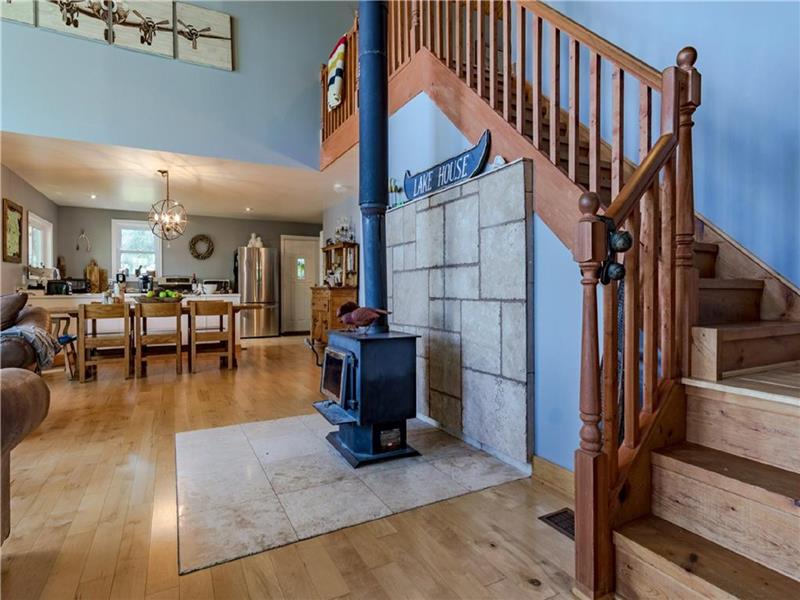 Premiere Kingsford Lake Cottage South Frontenac Cottage Rental GL