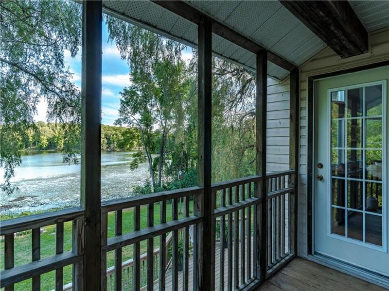 Premiere Kingsford Lake Cottage South Frontenac Cottage Rental GL