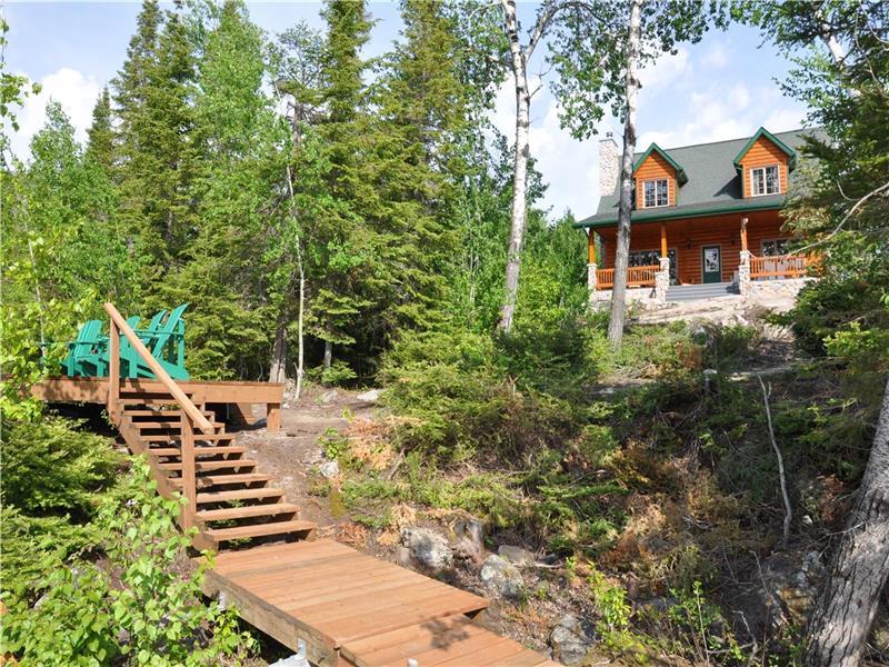 Luxurious Lakefront 4 Season Cabin Manigotagan Cottage Rental GL