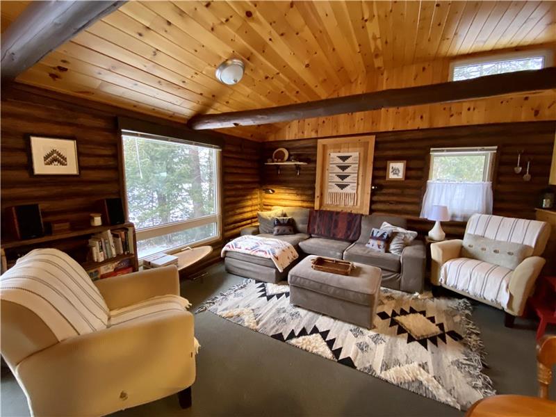 The Goodlodge Getaway Choose to Gooderham Cottage Rental DI37414