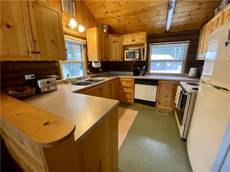 The Goodlodge Getaway Choose to Gooderham Cottage Rental DI37414