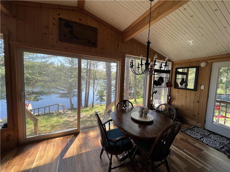 Waterfront Charming Sapphire Sundridge Cottage Rental DI37437