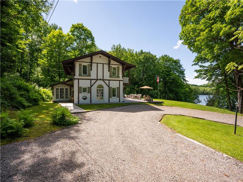 VANA Cottage Lake Cecebe Burks Falls Cottage Rental DI37526