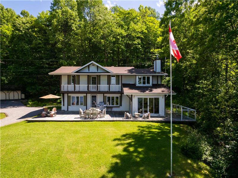 VANA Cottage Lake Cecebe Burks Falls Cottage Rental DI37526