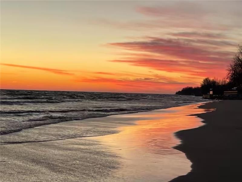 Cozy cottage across from Long Point Long Point Cottage Rental GL