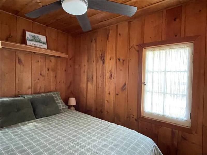 Cozy cottage across from Long Point