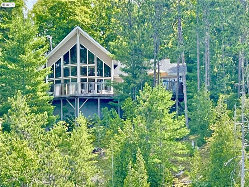 Executive Cottage on Chandos Lake Apsley Cottage Rental GL37666