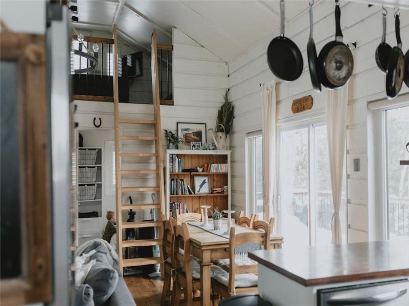 Jeffrey Lake Cabin Lakefront · Bancroft Cottage Rental DI37702