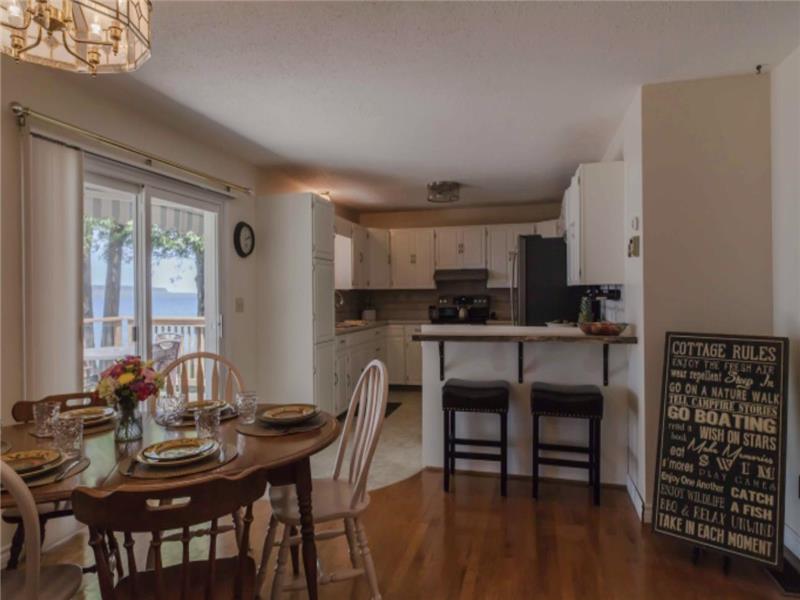 Bayview Flats on the clear water of Bay Cottage Rental GL