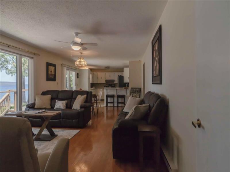 Bayview Flats on the clear water of Bay Cottage Rental GL