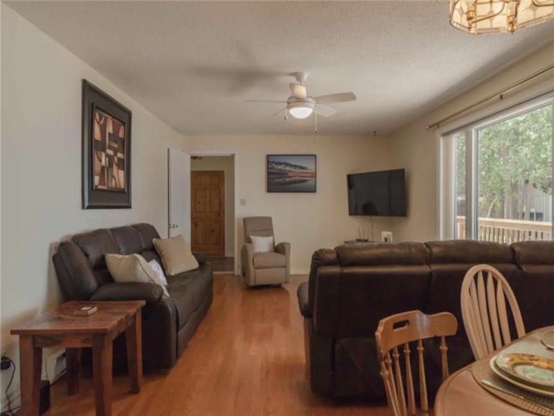 Bayview Flats on the clear water of Bay Cottage Rental GL