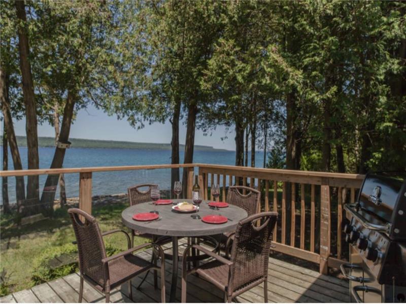 Bayview Flats on the clear water of Bay Cottage Rental GL