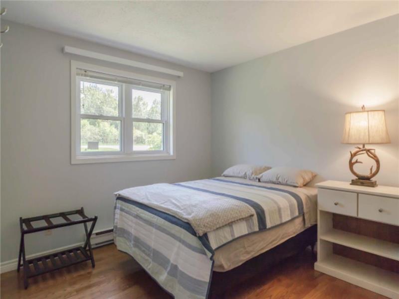 Bayview Flats on the clear water of Bay Cottage Rental GL