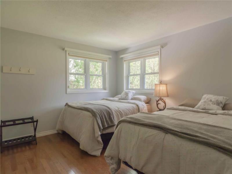 Bayview Flats on the clear water of Bay Cottage Rental GL