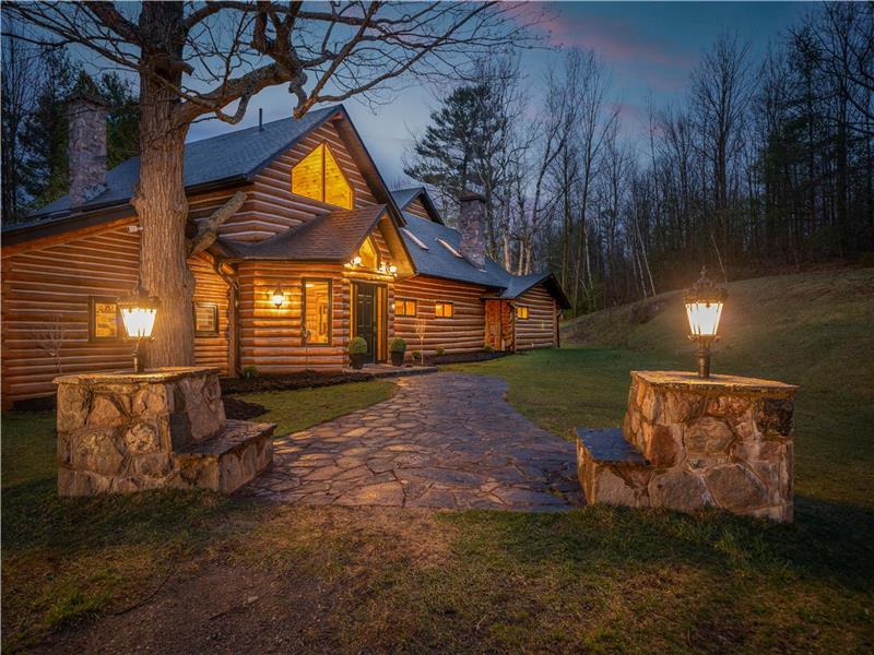 Luxury Cabin On 100+ Acre Buckhorn Cottage Rental DI37748