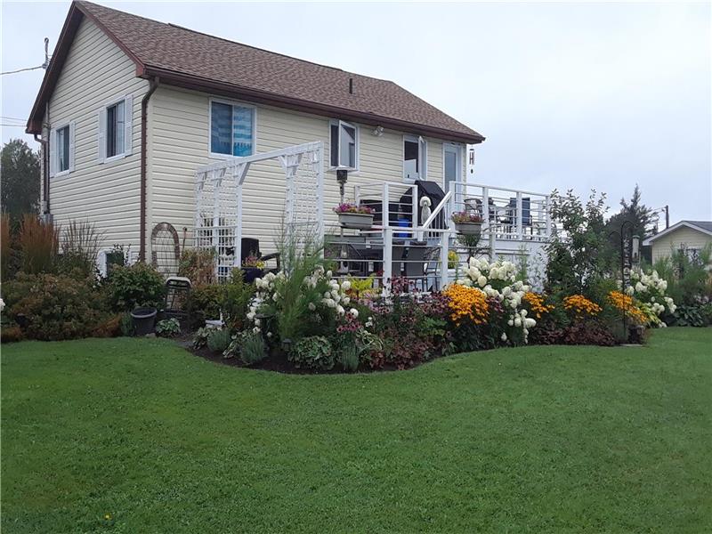 Escape by the Strait Spacious Bouctouche Cottage Rental DI37776 CottagesInCanada