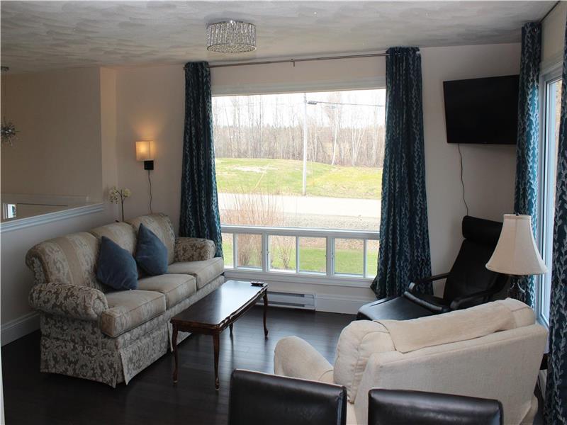 Escape by the Strait Spacious Bouctouche Cottage Rental DI37776 CottagesInCanada