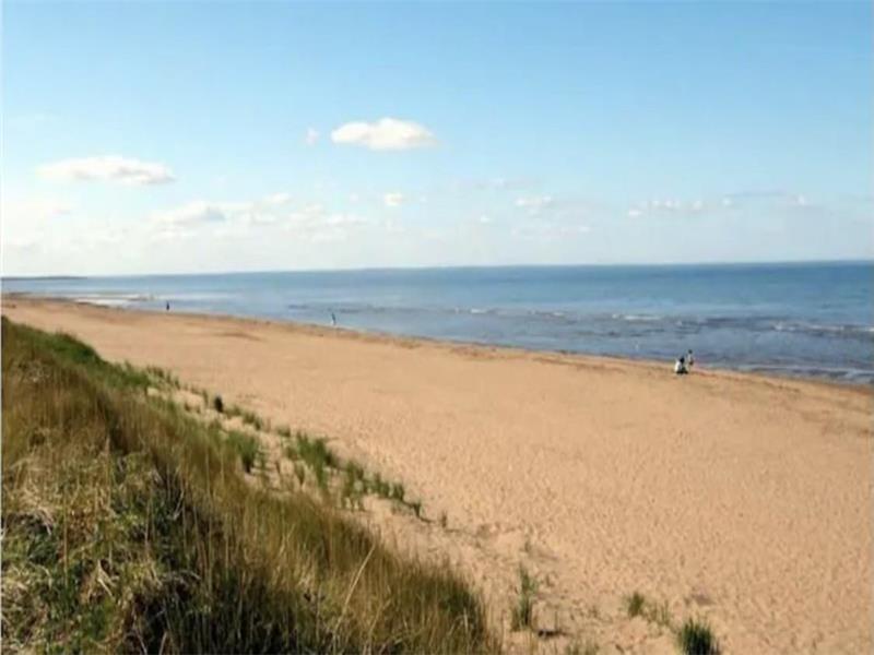 Beach cottage CapPele Cottage Rental PL37807 CottagesInCanada