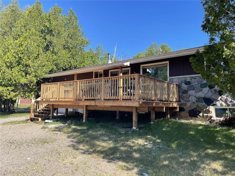 Luna Getaway 100+ Acres Private Spring Bay Cottage Rental PL