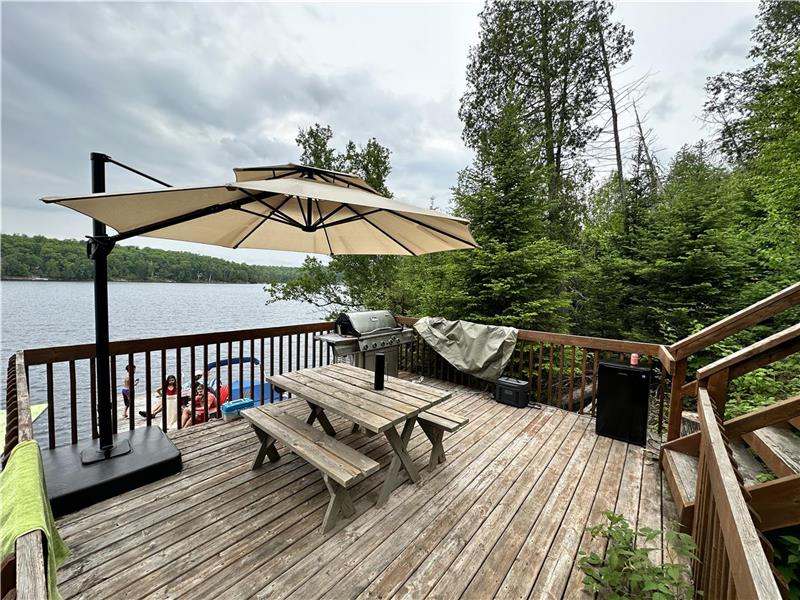 Lakefront Sunset Oasis hot tub, Sundridge Cottage Rental DI37898