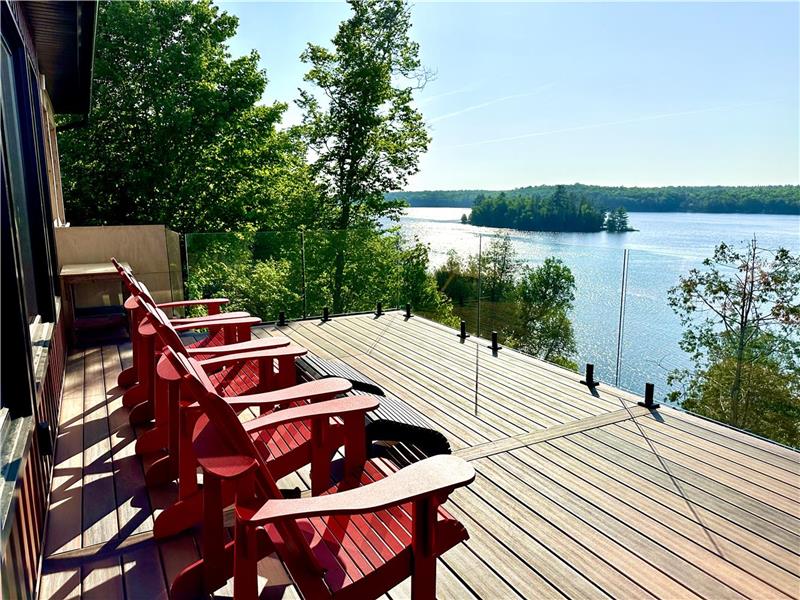 Lakefront Sunset Oasis hot tub, Sundridge Cottage Rental DI37898