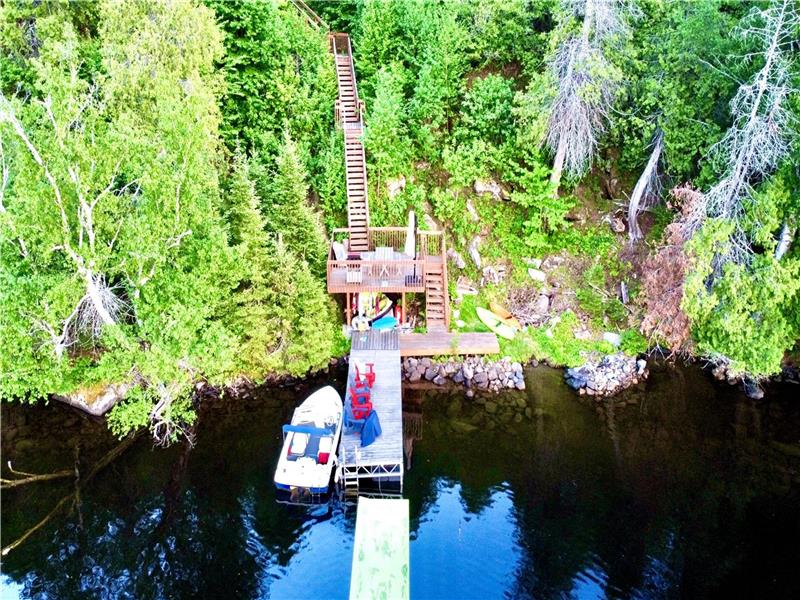 Lakefront Sunset Oasis hot tub, Sundridge Cottage Rental DI37898