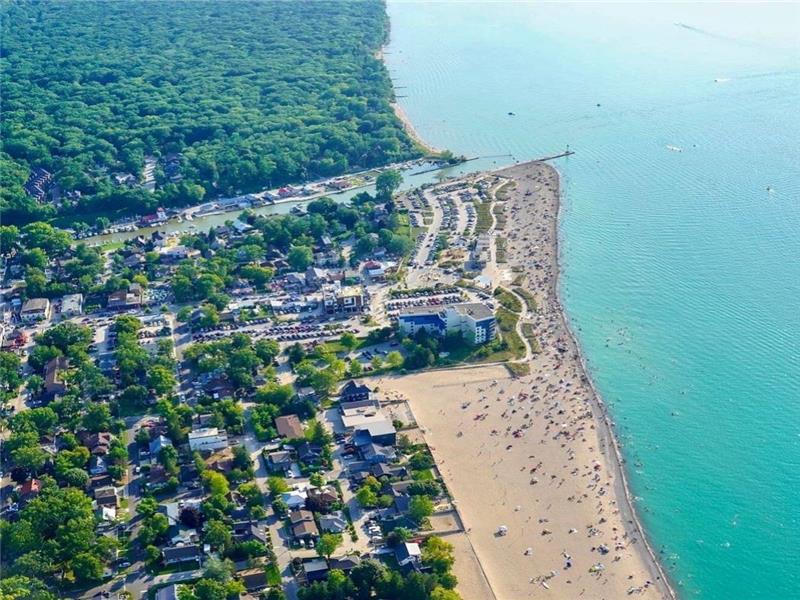 Grand Bend/Southcott Pines Getaway Grand Bend Cottage Rental DI