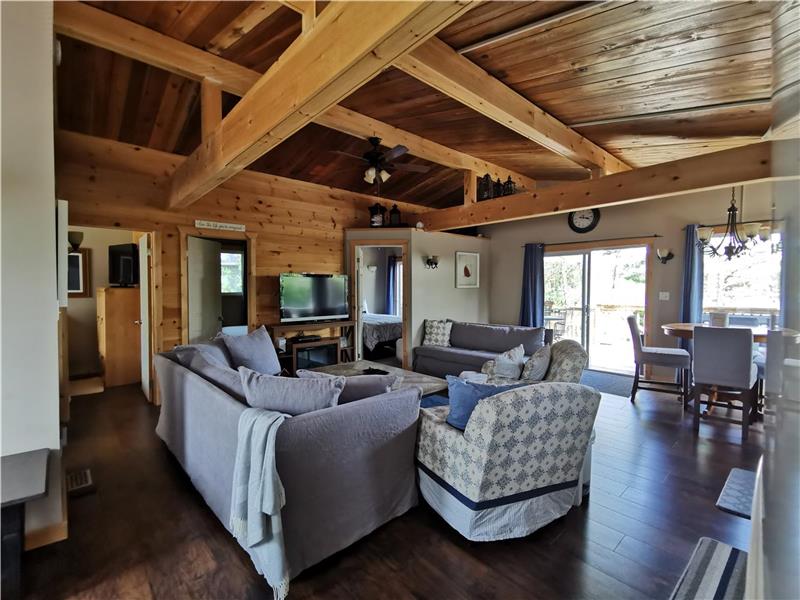 Big Bald Lake Lovely Lakefront Buckhorn Cottage Rental PL37917