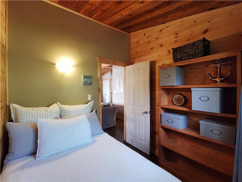 Big Bald Lake Lovely Lakefront Buckhorn Cottage Rental PL37917