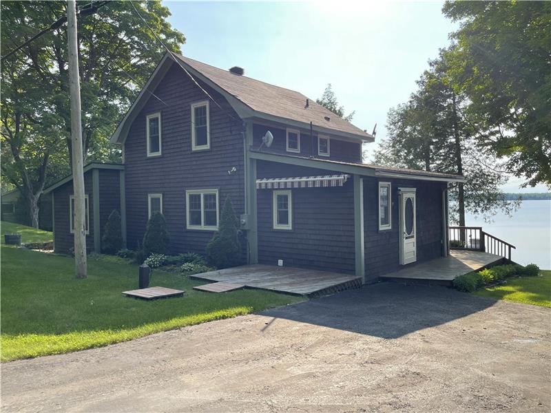 SUNSET LOVERS PARADISE Rideau Ferry Cottage Rental DI37953