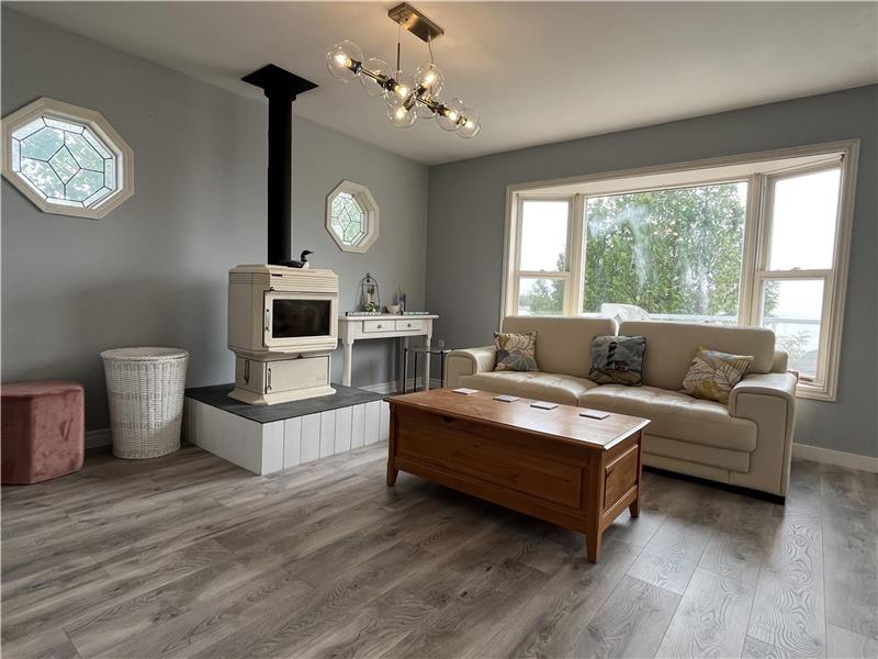 Tobermory Waterfront cottage, fully Tobermory Cottage Rental PL38060 CottagesInCanada