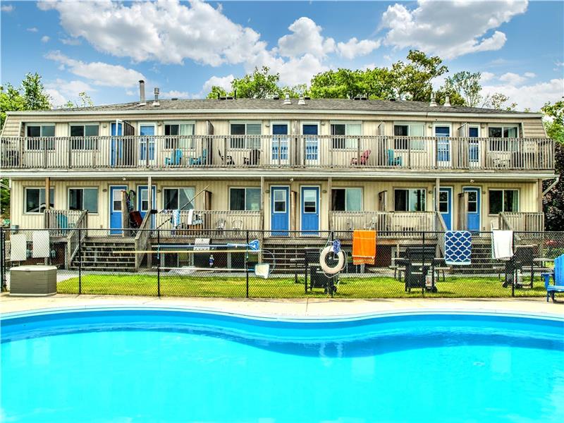 Wasaga Waterfront with Private Wasaga Beach Cottage Rental PL38066 CottagesInCanada