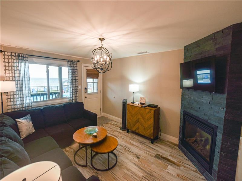 Wasaga Waterfront with Private Wasaga Beach Cottage Rental PL38066