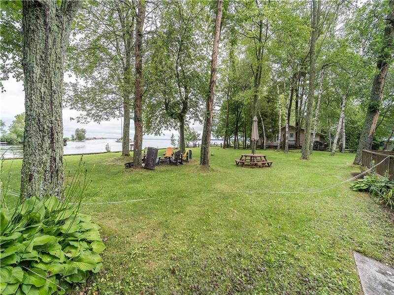 Cozy Lakefront Cottage Pefferlaw Cottage Rental DI38125