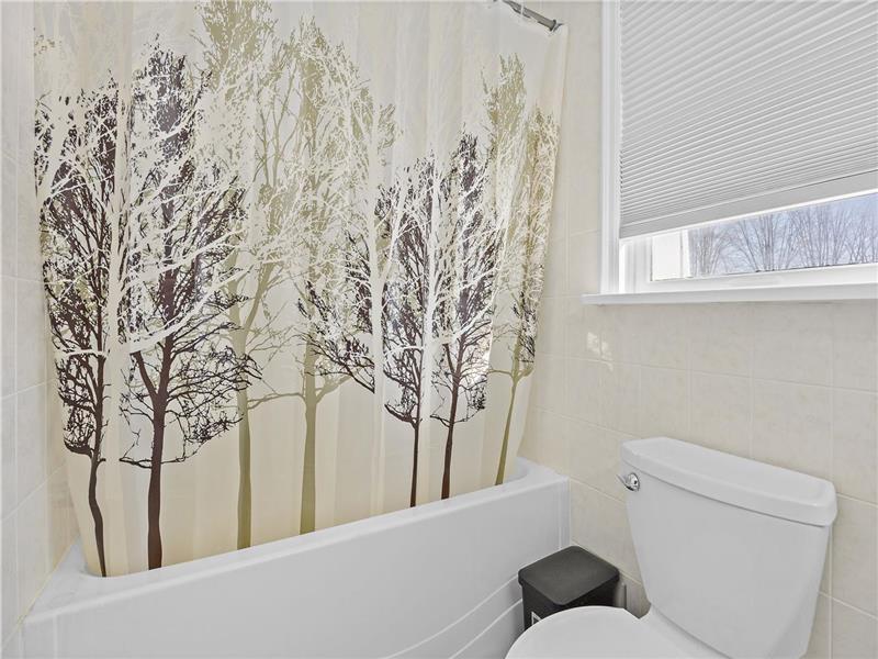 Cozy Lakefront Cottage Pefferlaw Cottage Rental DI38125