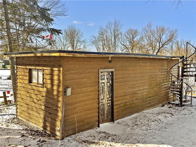 Cozy Lakefront Cottage Pefferlaw Cottage Rental DI38125