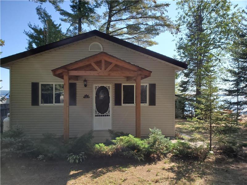 Round Lake Beach House Killaloe Cottage Rental GL38168