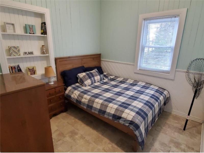 Round Lake Beach House Killaloe Cottage Rental GL38168