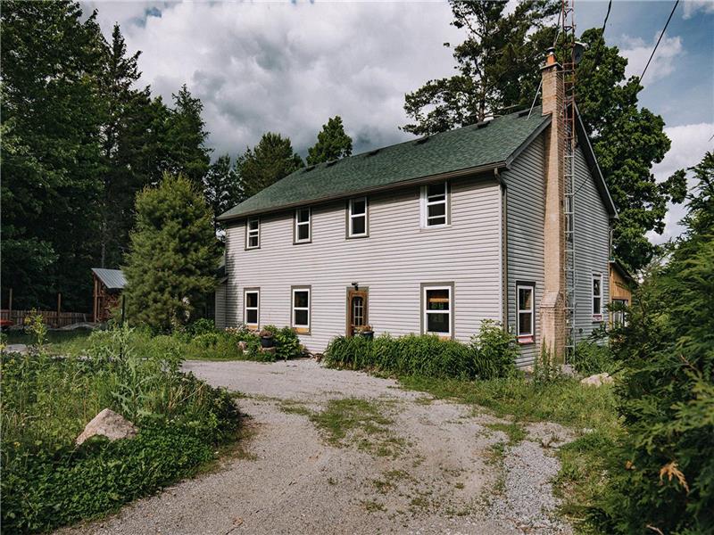 Vintage Hotel Now Beautiful Lakefield Cottage Rental PL38238 CottagesInCanada