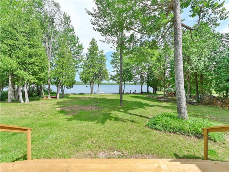 The Sands Plevna Cottage Rental DI38278 CottagesInCanada