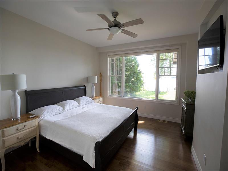 Bobcaygeon Waterfront Home*Pigeon Bobcaygeon Cottage Rental GL