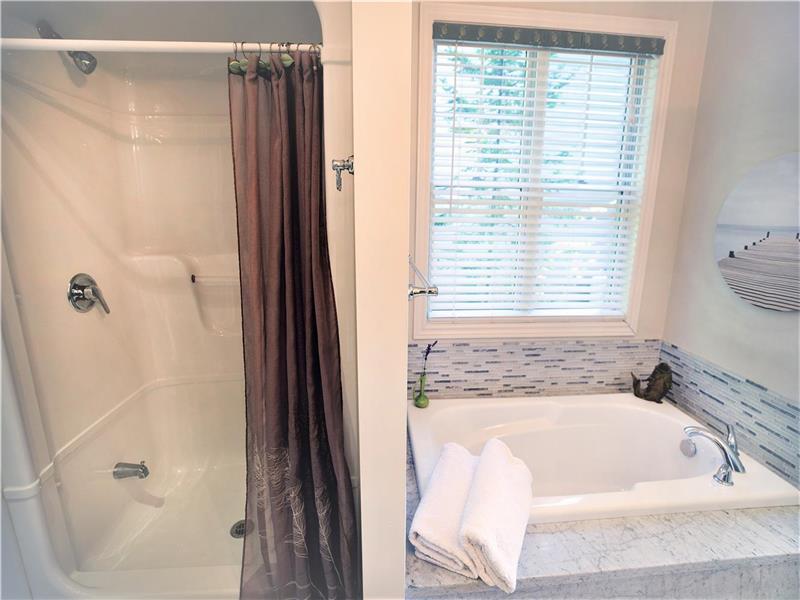 Bobcaygeon Waterfront Home*Pigeon Bobcaygeon Cottage Rental GL