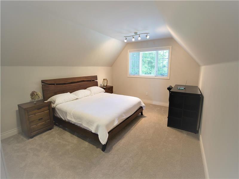 Bobcaygeon Waterfront Home*Pigeon Bobcaygeon Cottage Rental GL