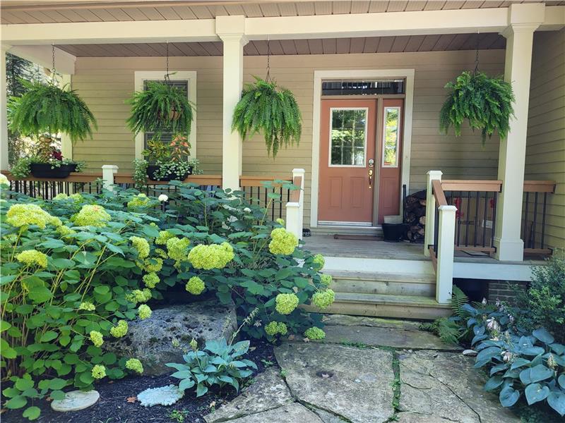 Bobcaygeon Waterfront Home*Pigeon Bobcaygeon Cottage Rental GL