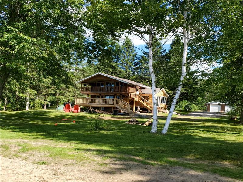 Cottage Life on the lake! 365 Coe Hill Cottage Rental GL38293